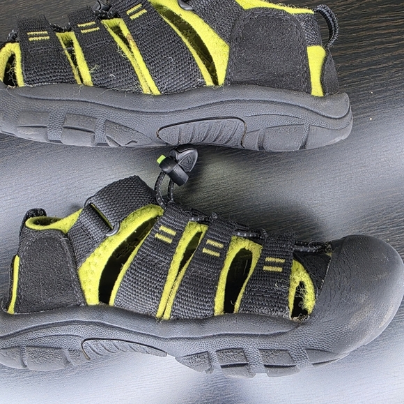 KEENS Black Water Big Kids' Newport H2 Size 1 - Picture 10 of 14